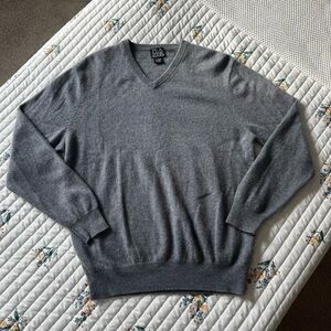 Jos. A. Bank Men’s 100% Cashmere V-Neck Sweater Traveller’s Collection, Grey | L